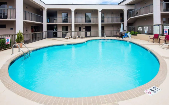 Baymont by Wyndham Fayetteville I-95