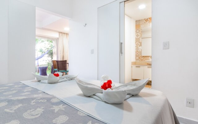 Lindo Flat de Frente para a Piscina