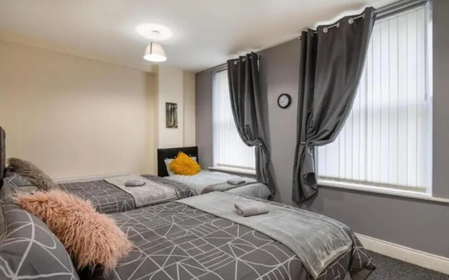 City Centre 2bed Apartment Wi-fi Parking
