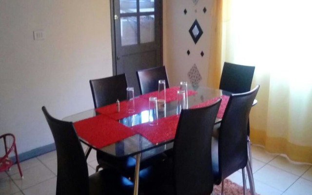 Casa Hostal El Aromo