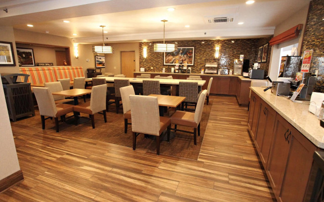 Best Western Plus Cottontree Inn