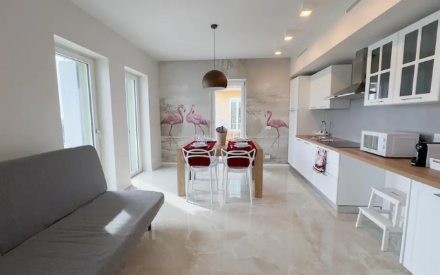 Seafront Modern Farmont Flamingo Suite