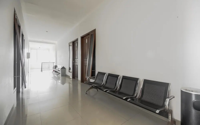 RedDoorz near Pantai Tanjung Pendam 2