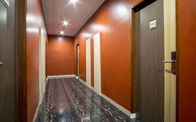 OYO 727 Merlion Hotel