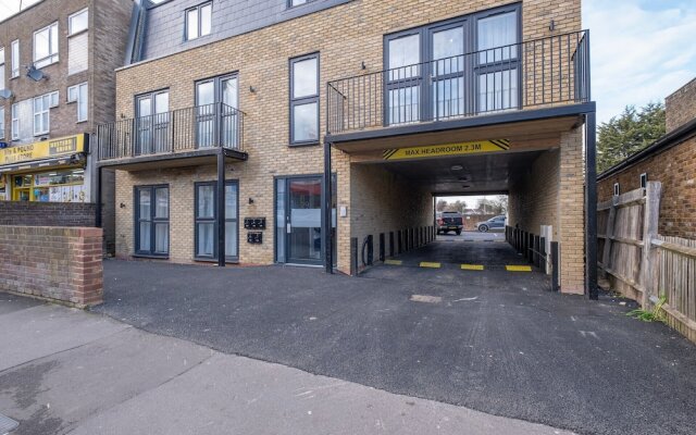 Luxury 1 & 2 bed Apartment free parking