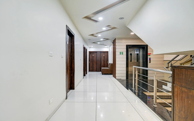 Treebo Noida Express