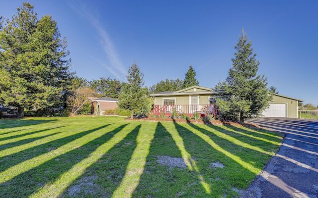 Charming Petaluma Cottage w/ Grill Near Wineries