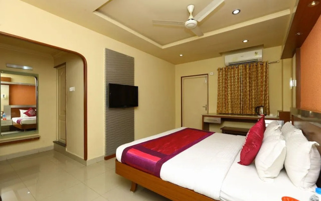 OYO 5319 Hotel Navaratna