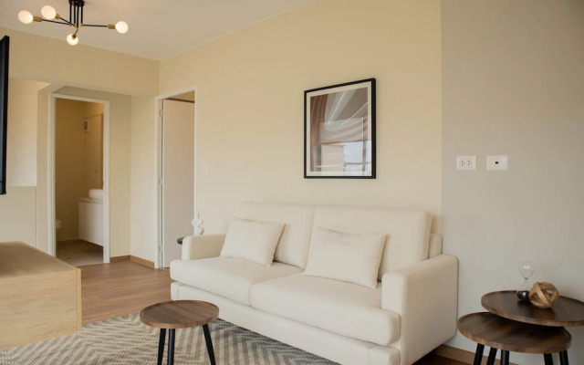 w Modern 3BR w Balcony Near Kennedy Park
