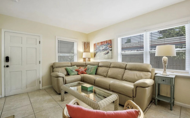 Bay Breeze Bungalow