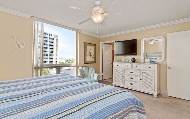 Shoreline 1056 Condo by RedAwning