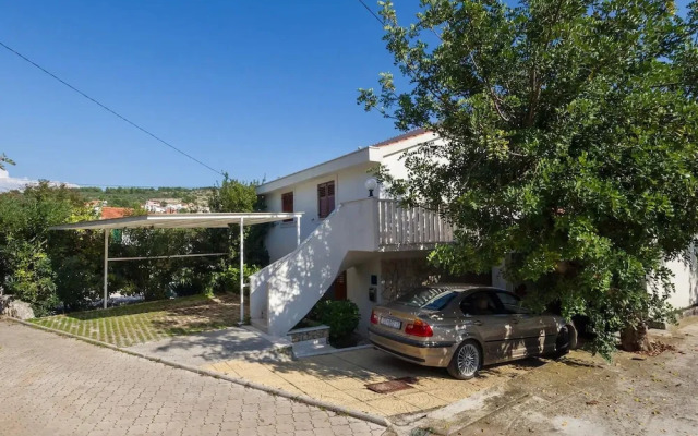 Sea Front - With Pool - H