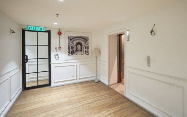 Empire City Marriot by OYO