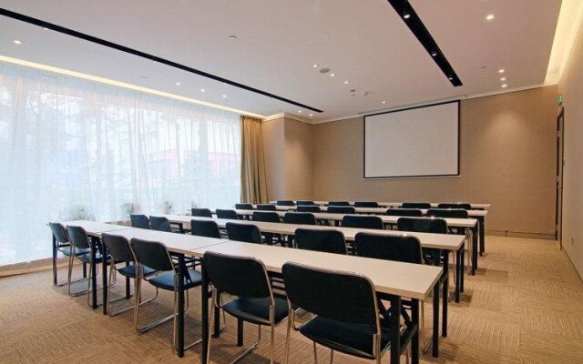Home Inn Plus Kunming Qingnian Road Jinying Square