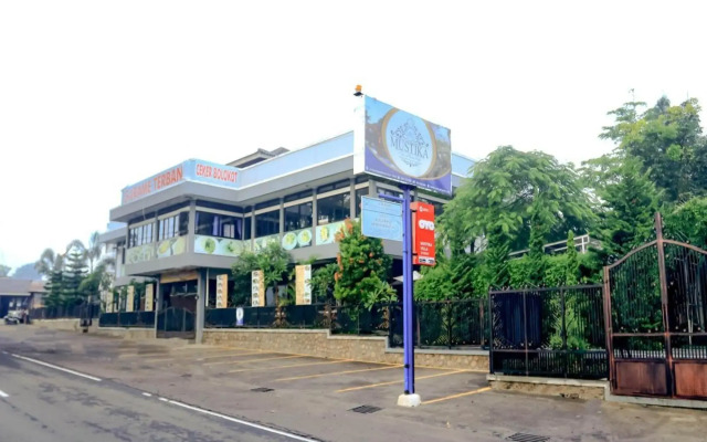 Oyo 2868 Mustika Villa