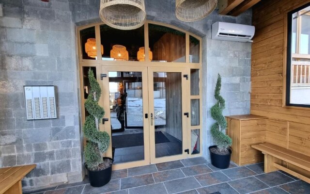 BOUTIQUE Hotel Entry E