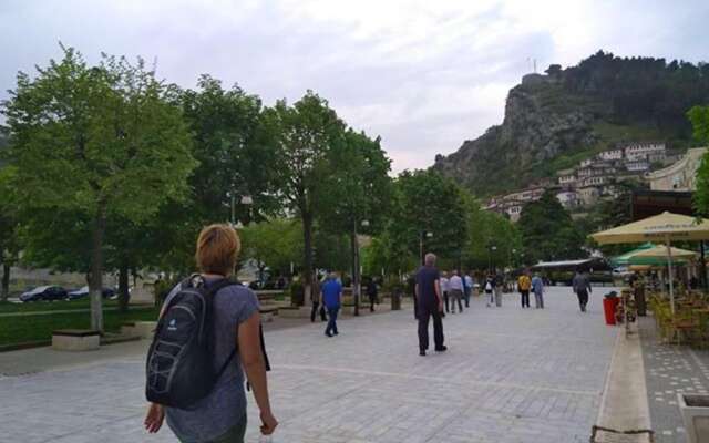 House With 2 Bedrooms in Berat, With Wifi