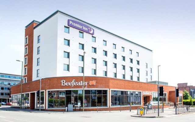 Premier Inn Farnborough Town Centre