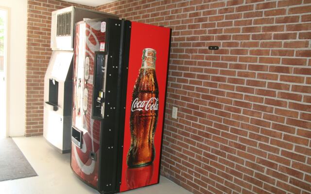 Howard Johnson by Wyndham Hattiesburg