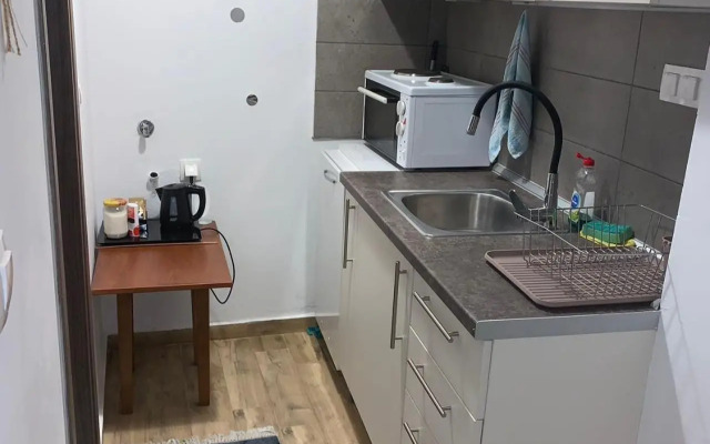 Agias Sofias 71C perfect studio