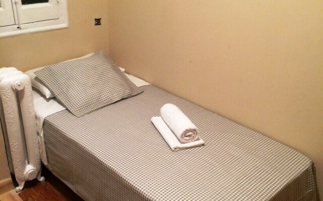 Rooms Argüelles 58