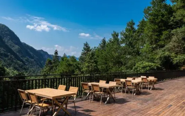Flower Valley·Jianzhu Homestay (Zhangjiajie National Forest Park Branch)