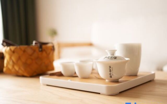 Yueliang Town Hotel