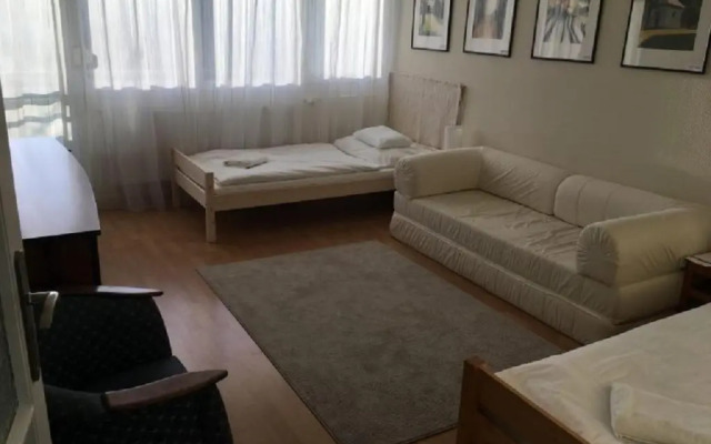 Harangláb Apartman Tata