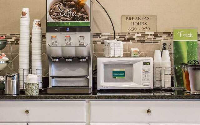 Quality Inn & Suites Bellville - Mansfield