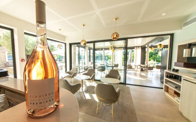 Ilot du Golf, BW Premier Collection