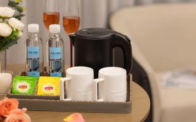 Yinji Hotel (Yuhuan Wuyue Plaza)