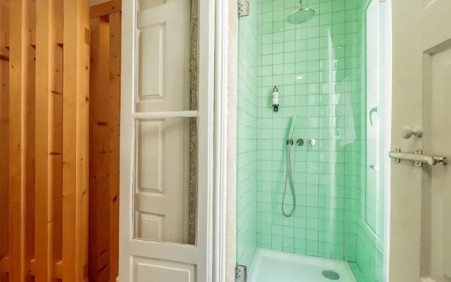 Modern Porto Studio With Essential Amenities
