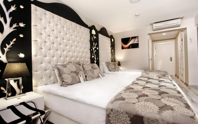 Demonti Otel
