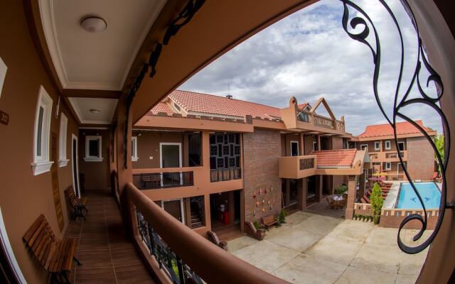 Royal Aykare Lodge