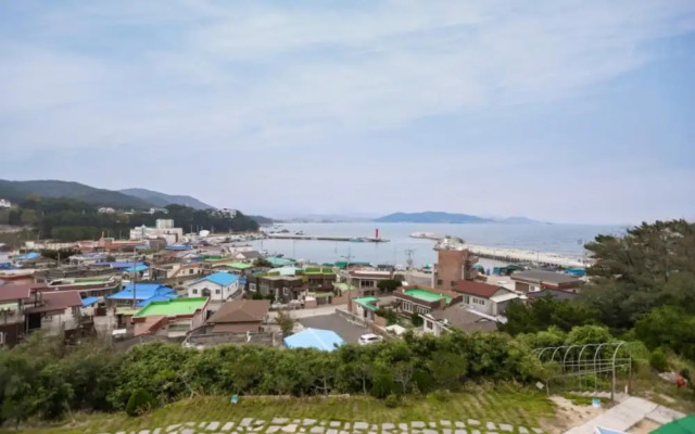 Pohang Sea and Bamboo Pension
