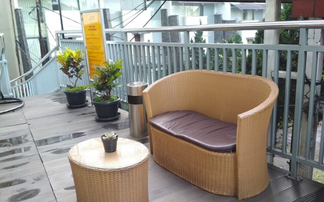 Compact Studio Room at Beverly Dago Apartment near ITB