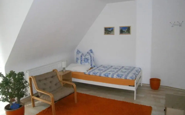 Black Modern Retreat