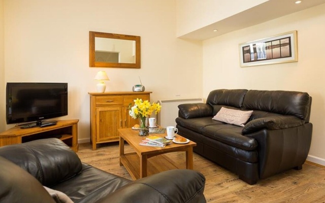 2 Riverside Cottage