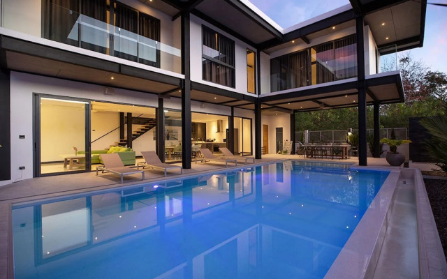 Stylish Salt Pool Villa Sunset Garden 5