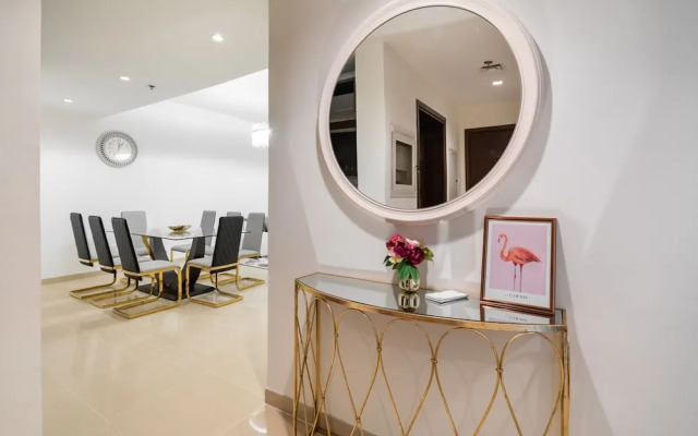 Stunning 2BR Apt Palm Jumeirah