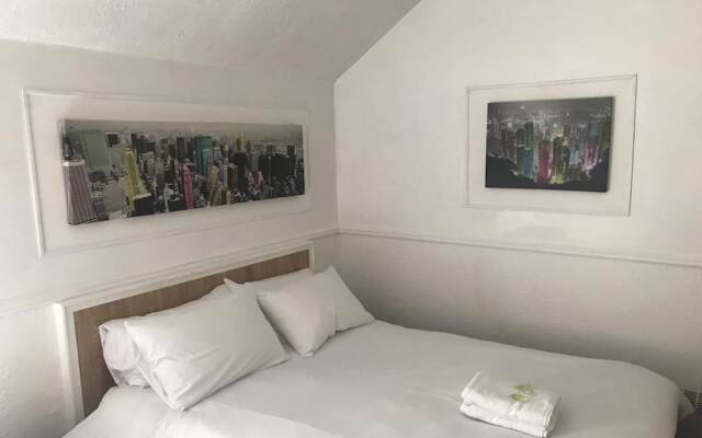 Oyo Maggie Jones Guest House