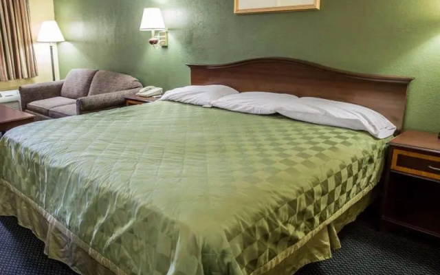 Rodeway Inn & Suites Plymouth