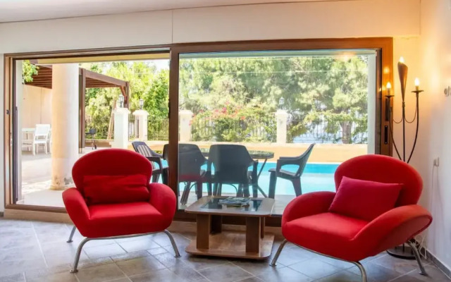 Enchanting Villa With Backyard in Cesme Near Beach