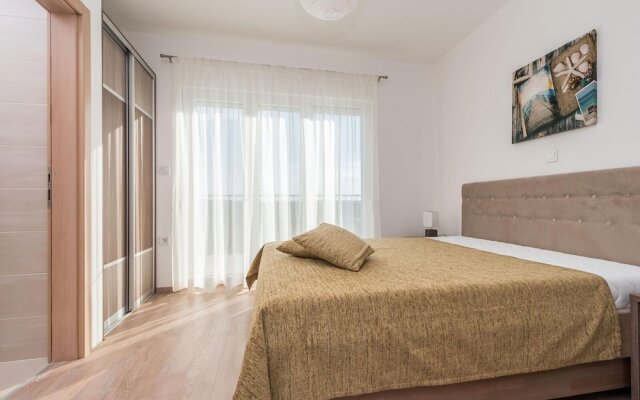 Stylish Villa With Private Pool and Terrace