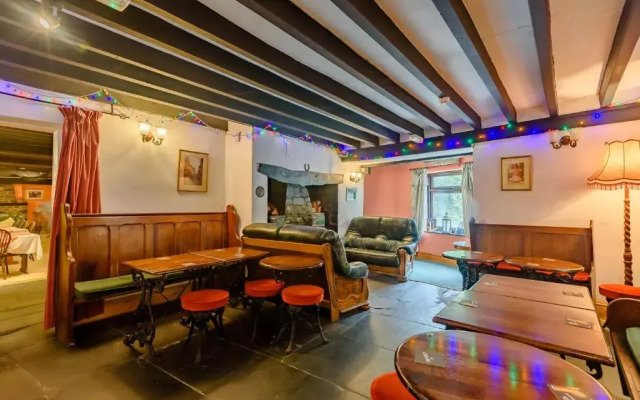 Pen-Y-Bont Hotel