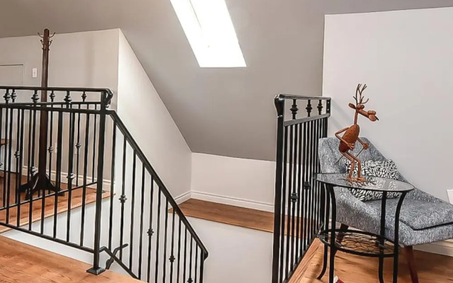 Private 2bdrm Unit With Ensuite Laundry - U5A