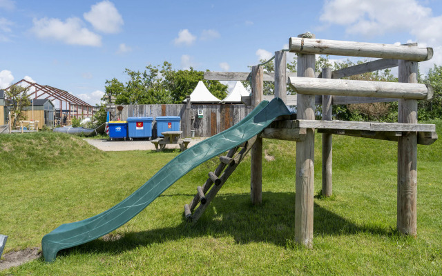 Modern holiday home in Callantsoog with garden