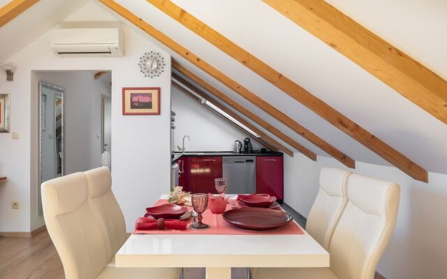 Romantic apartment in the attic