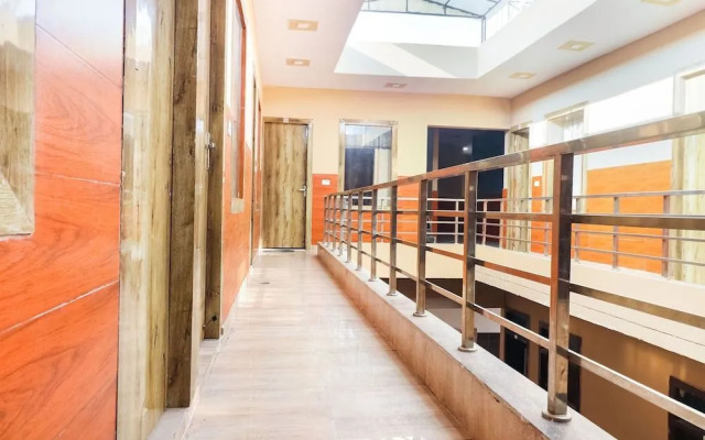 Yash Hotel by OYO Rooms