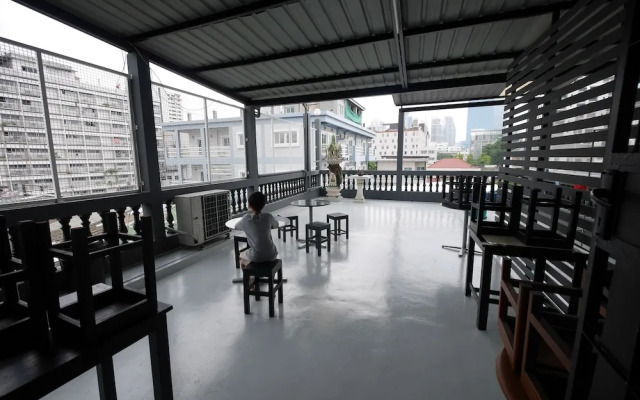 Lee Home Bangkok